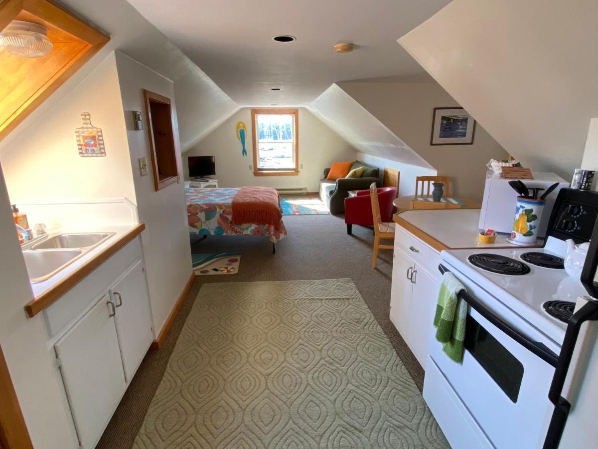 Bed & Breakfast The Water's Edge & Gallery 4*