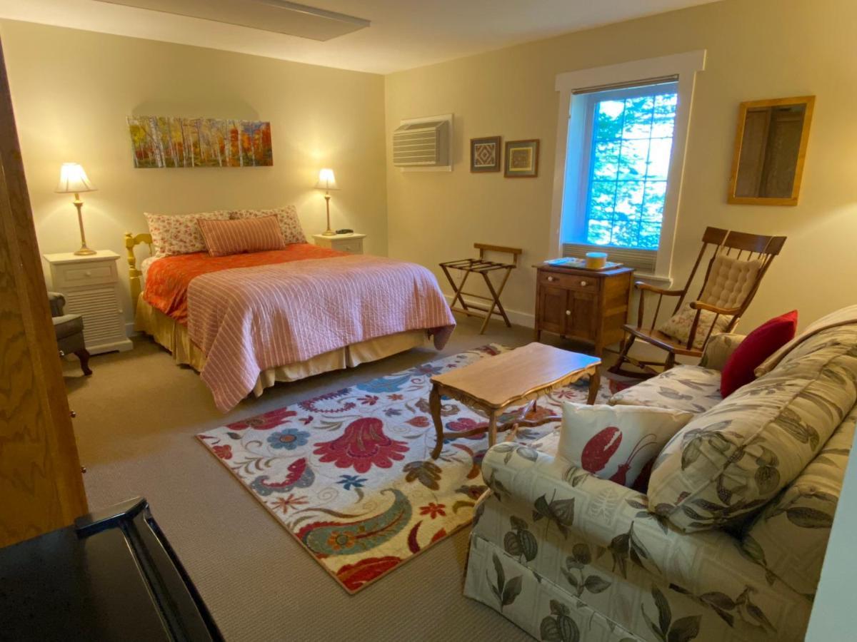 Bed & Breakfast The Water's Edge & Gallery Baddeck