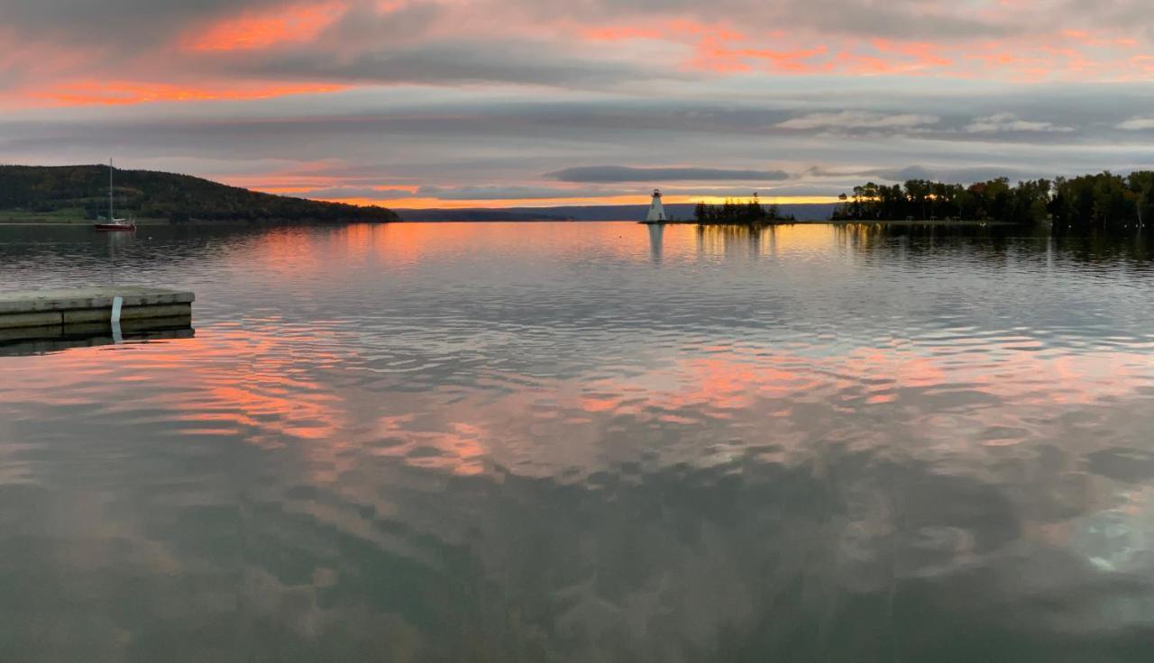 Bed & Breakfast The Water's Edge & Gallery 4*