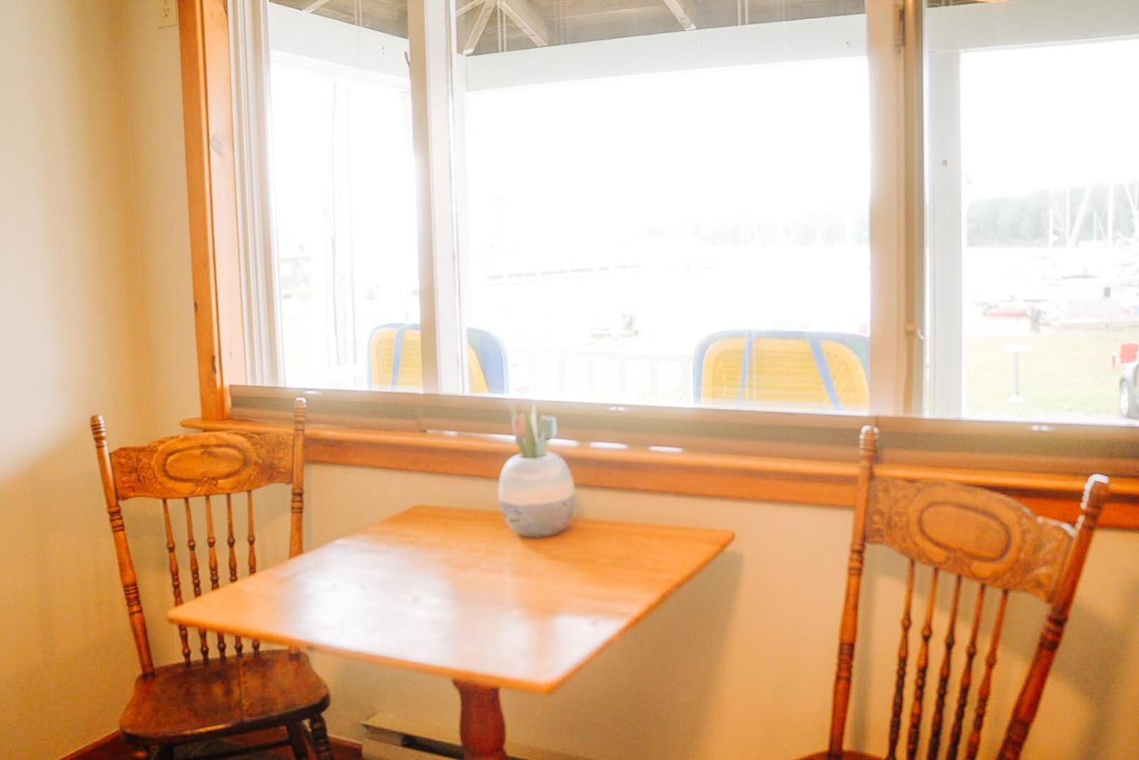 The Water's Edge & Gallery 4* Baddeck