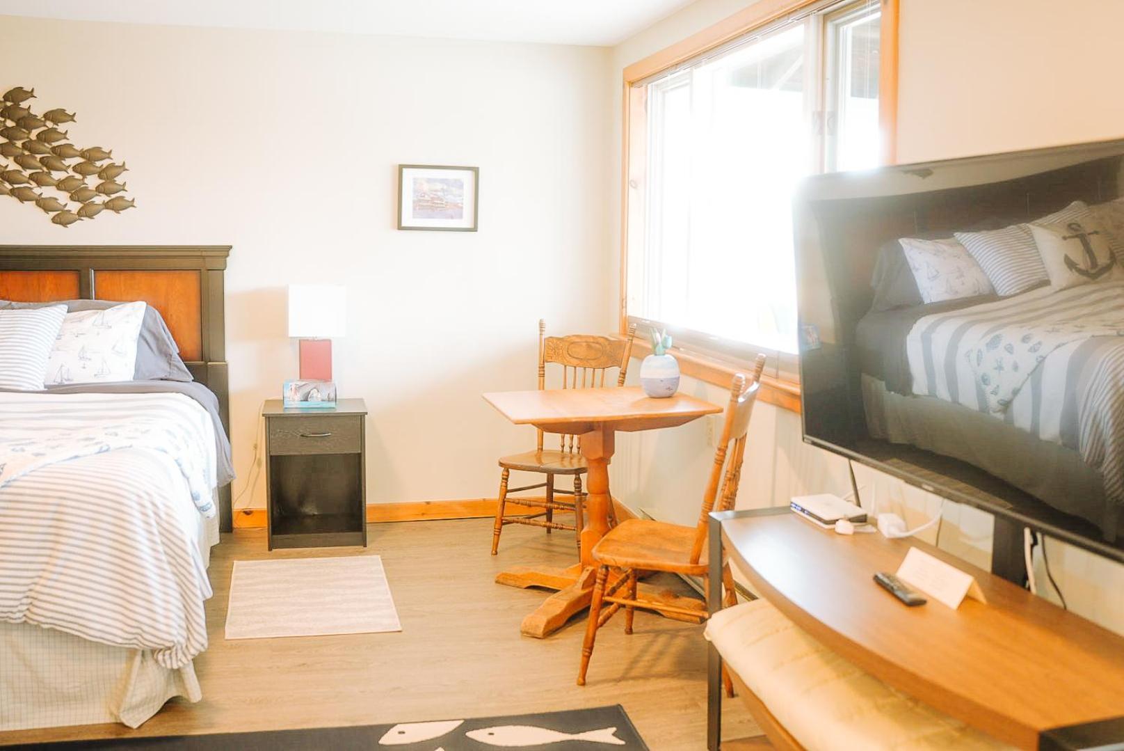 The Water's Edge & Gallery Bed & Breakfast