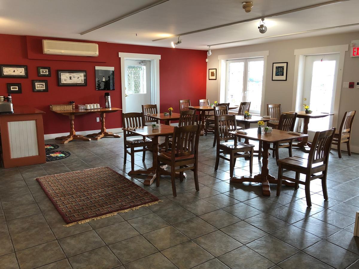 The Water's Edge & Gallery Bed & Breakfast 4*